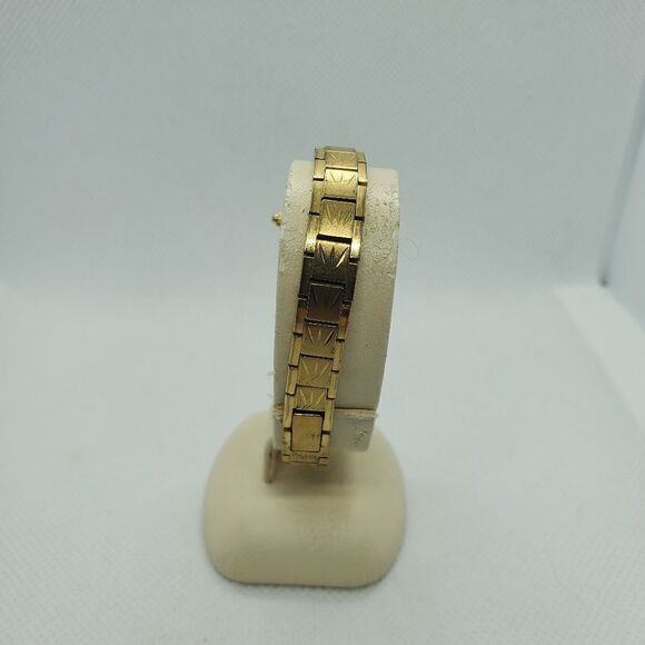 Elgin Gold Colored Watch - Picture 3 of 11